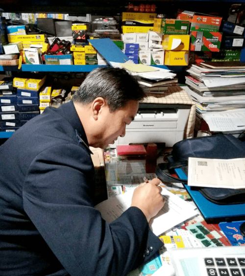 原州區分局開展安全帽等特種勞動防護用品專項監督檢查，強化網絡技術服務支撐
